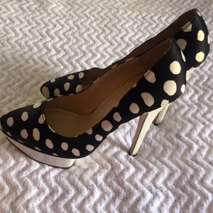 Black and white design shoes